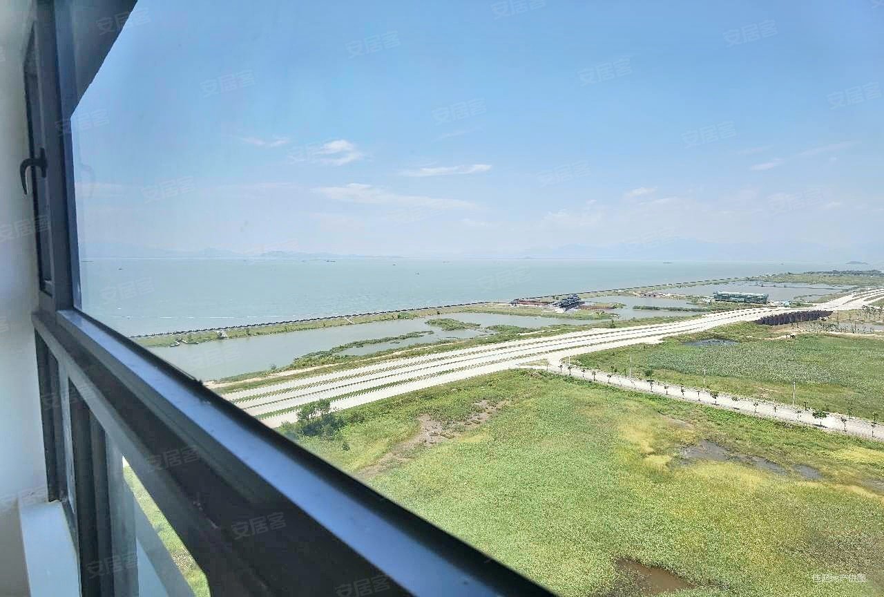珠海平沙新城,一线海景三房,带精装交付,送全屋空调和家电具,三一蓝海