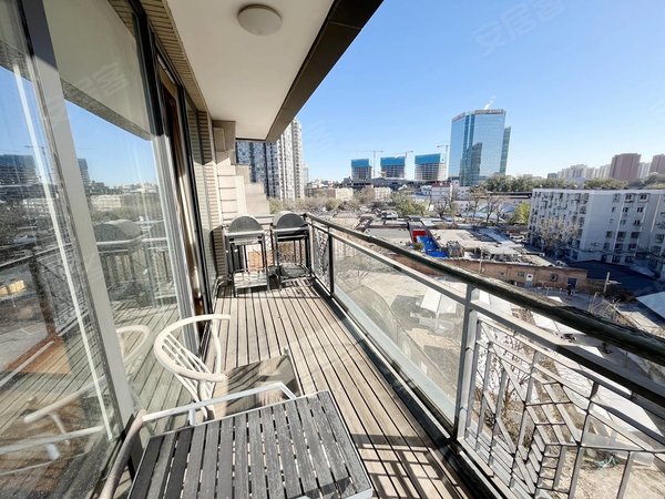 北京朝阳酒仙桥丽都水岸此户型丽都区仅一套 房本面积245.