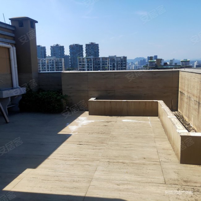 嘉丽阳光广场5室3厅4卫198㎡南北620万