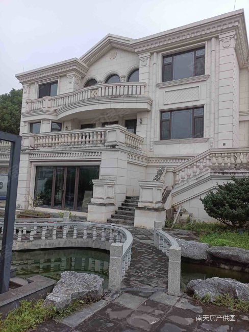 御景湾 独幢别墅 坐北朝南 大花园静待有缘入住