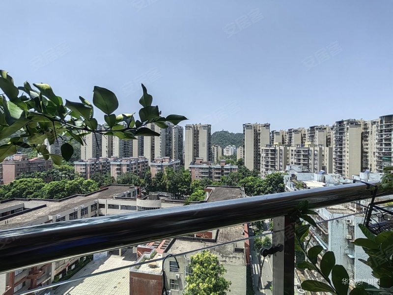 珠海市区中心位置柠溪御龙山庄电梯精装修少放三房户型售315万