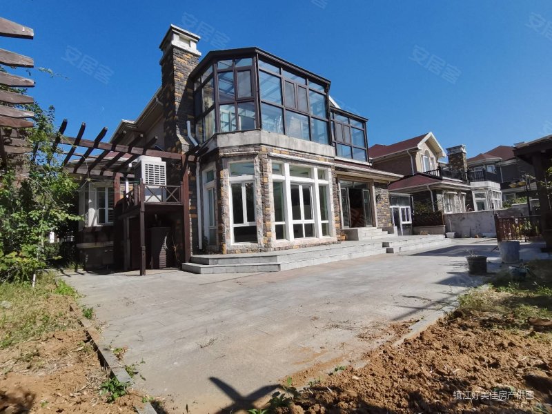 聆湖尚郡(别墅)6室4厅4卫285㎡南595万