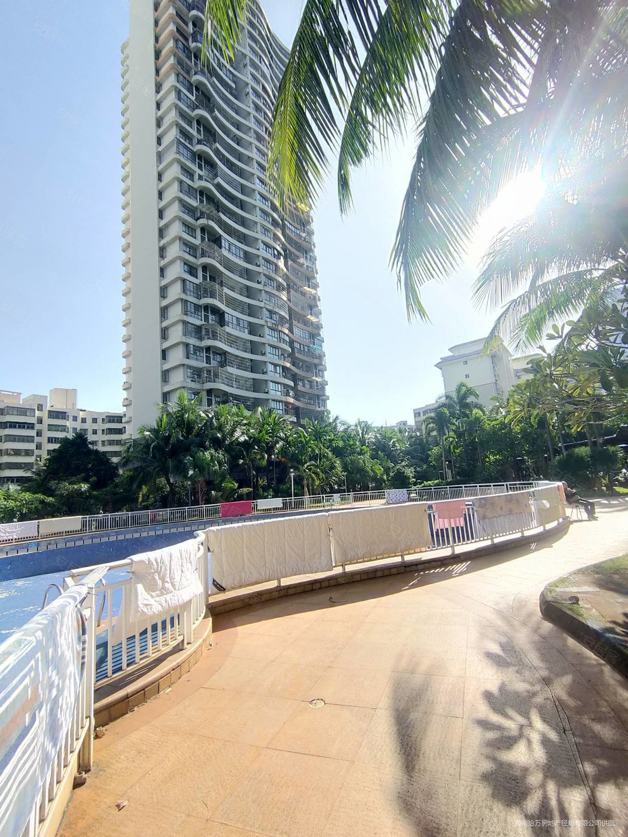 椰岛广场3室2厅2卫119.81㎡南北216.8万