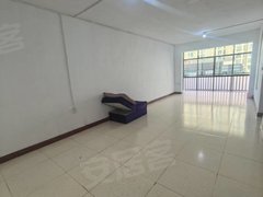 黔南龙里兴隆路出租龙里龙城国际旁边电梯房,两室两厅租金800元一月出租房源真实图片
