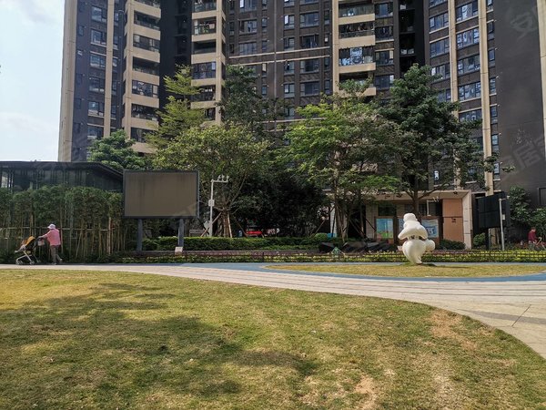 深圳光明光明勤诚达正大城(一期)沃尔玛长圳勤诚达正大城四房高楼层