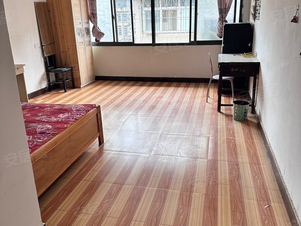 武汉江夏藏龙岛栗庙新村栗庙新村 1室0厅1卫出租房源真实图片