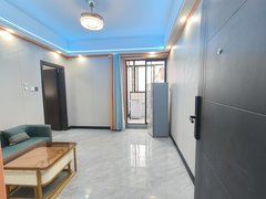 海口龙华滨海京华城，对面（傍海小区）精装一房一厅，押一付一，可短租出租房源真实图片