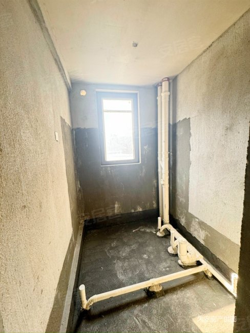 山水氿城,全天采光低楼层3室2厅2卫1书房185万