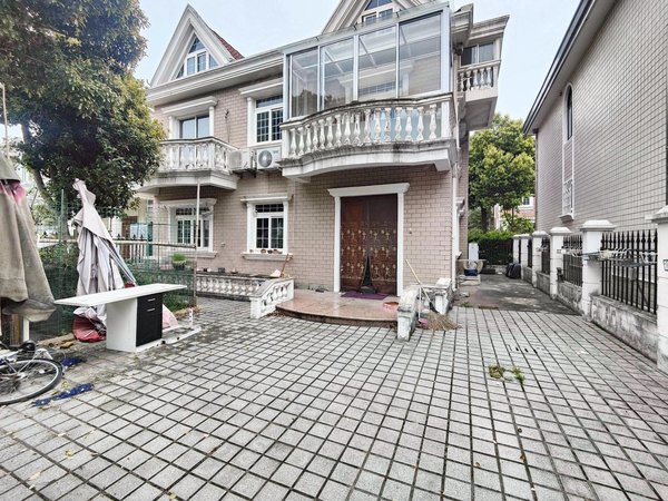 上海松江莘闵百佳花园实地拍摄,独栋别墅,可办公可居家,钥匙在手随时