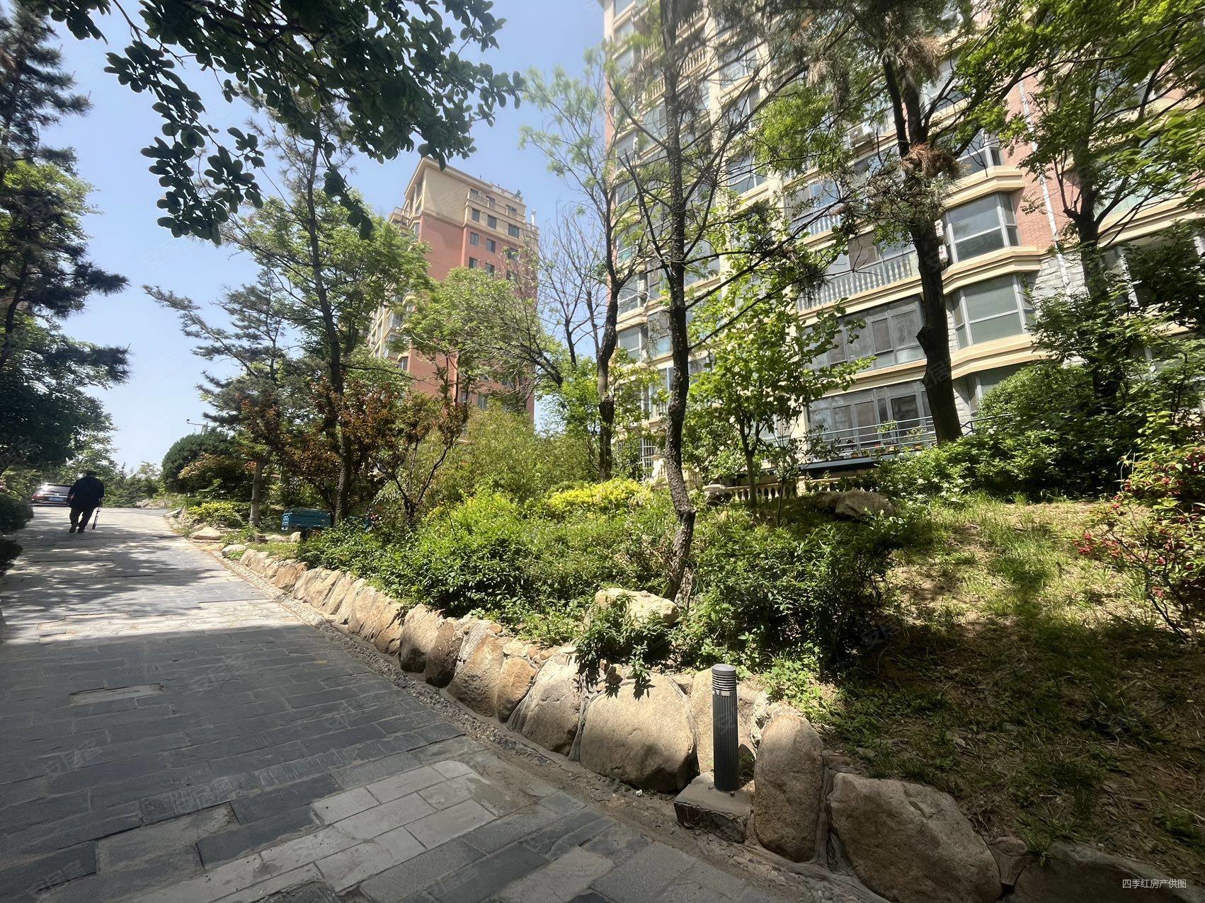 祥云花园3室2厅1卫135.24㎡南北189万