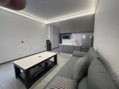 昭通镇雄镇雄城区镇雄城南中学旁城南附小汽配城一室一厅13800一年，月租面议出租房源真实图片