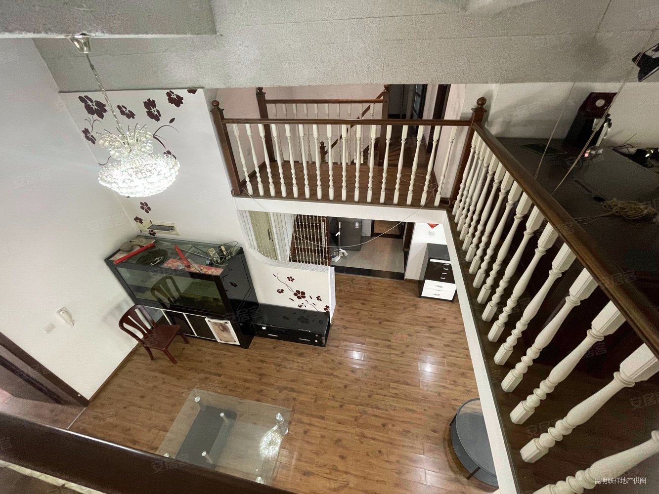 北京路 火 车北站  金州湾 平层复式楼  精装修 临街