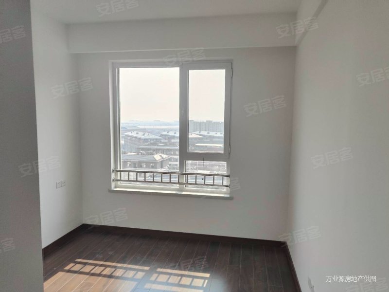 学府世家中间楼层业主诚意出售户型格局合理