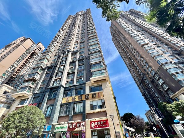 昆明西山滇池路片区凤凰御景无中介(个人)阳台精装全包 万达双塔 润城