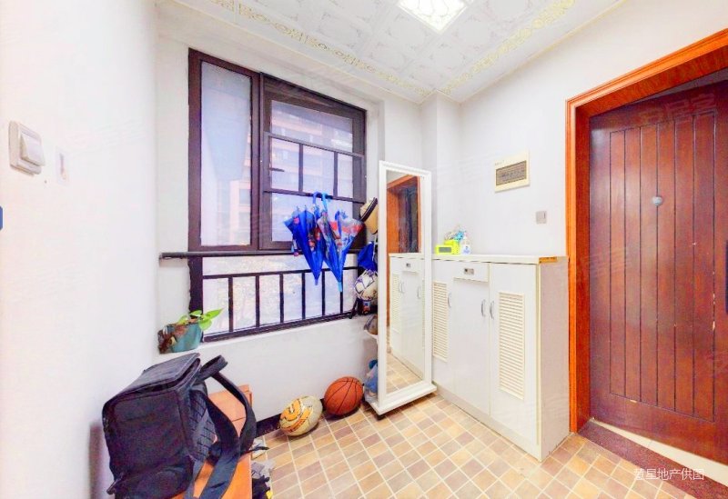 2号线 地铁口 精装大三房 满五w一 通透双阳台运达沙湾公园,融科紫檀