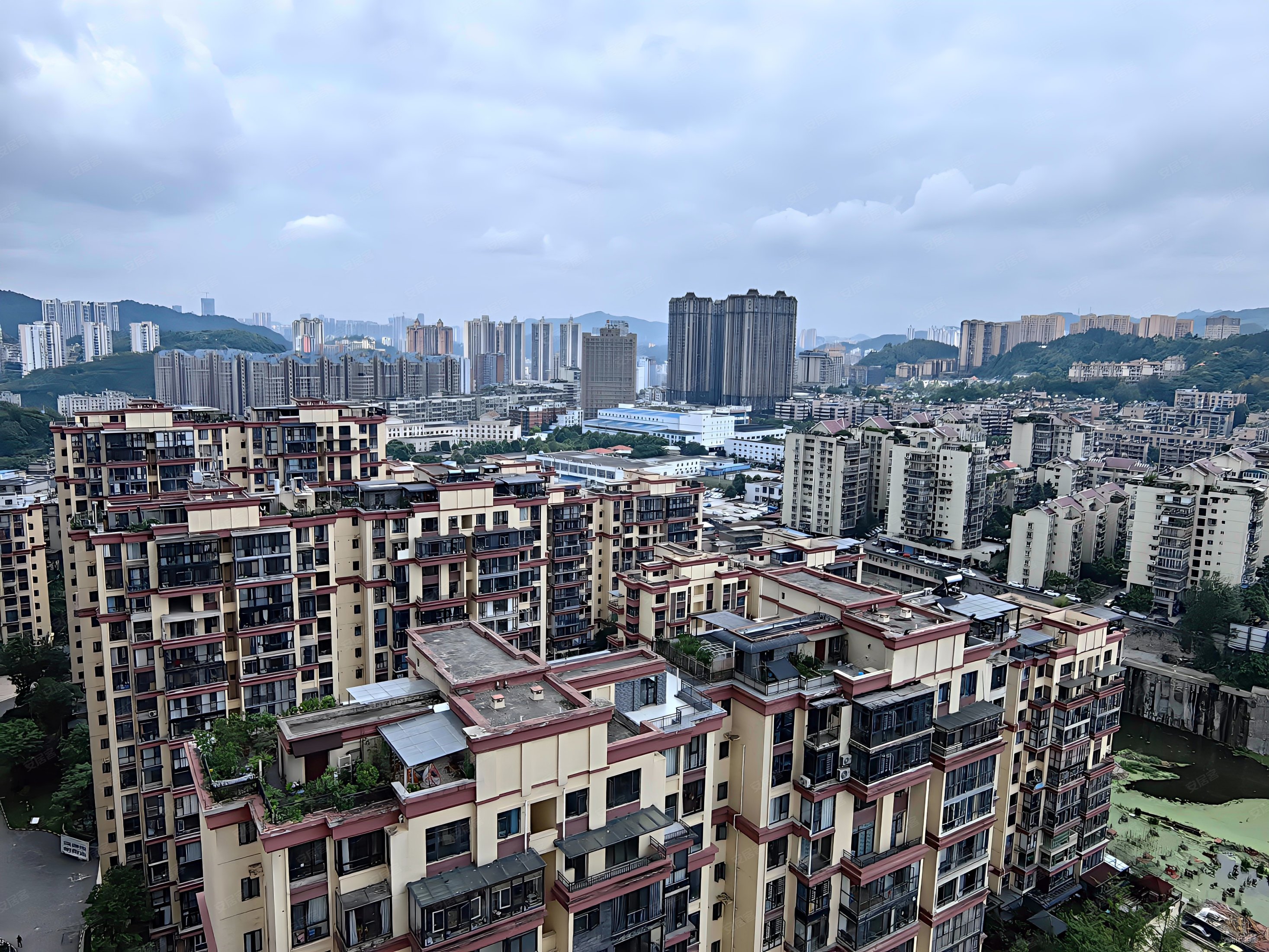 贵阳房产网>贵阳二手房>乌当二手房>新添寨二手房>恒大都会广场>