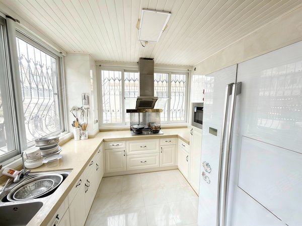 徐州泉山开元四季开元麓郡(D,E区)云龙湖西岸 开元麓郡联排别墅 边户大院子 精装修供暖拎包入住出租房源真实图片