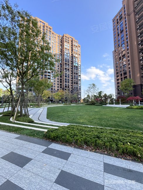 广大城耀境19地块142平现房 单价仅需4800