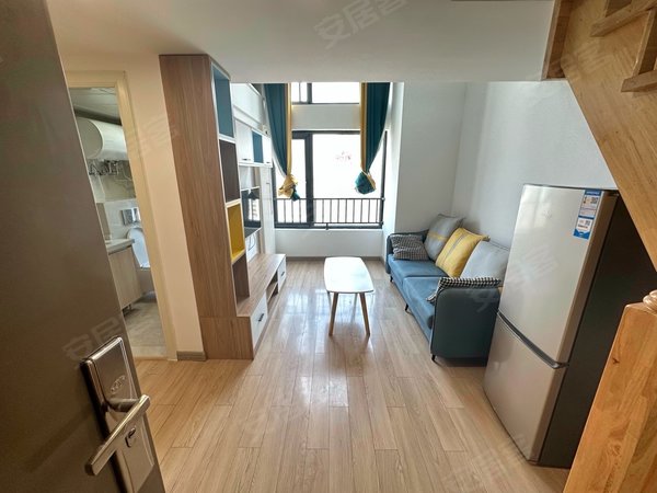 郑州经开区滨河新区浩创优尚直签 无杂费 实拍 loft复式 领包入住