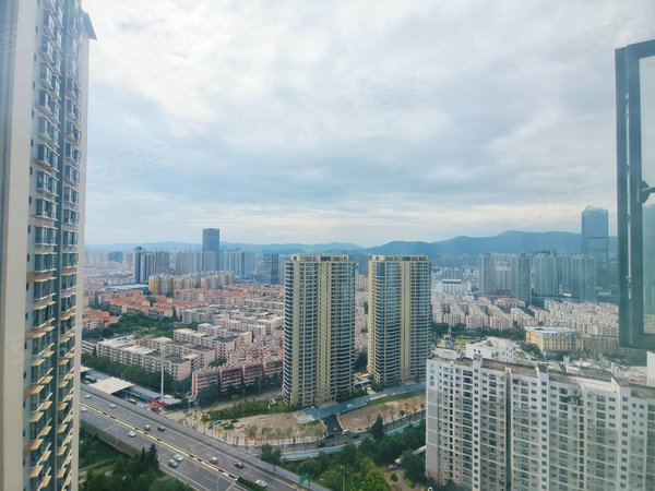 昆明盘龙世博片区誉峰峰景直租 无中介 押一付一 近地铁 云南印象