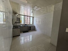 丽水莲都江滨免中介费新华书店附近银泰附近厦河一区4室一厅一厨一卫带车位出租房源真实图片