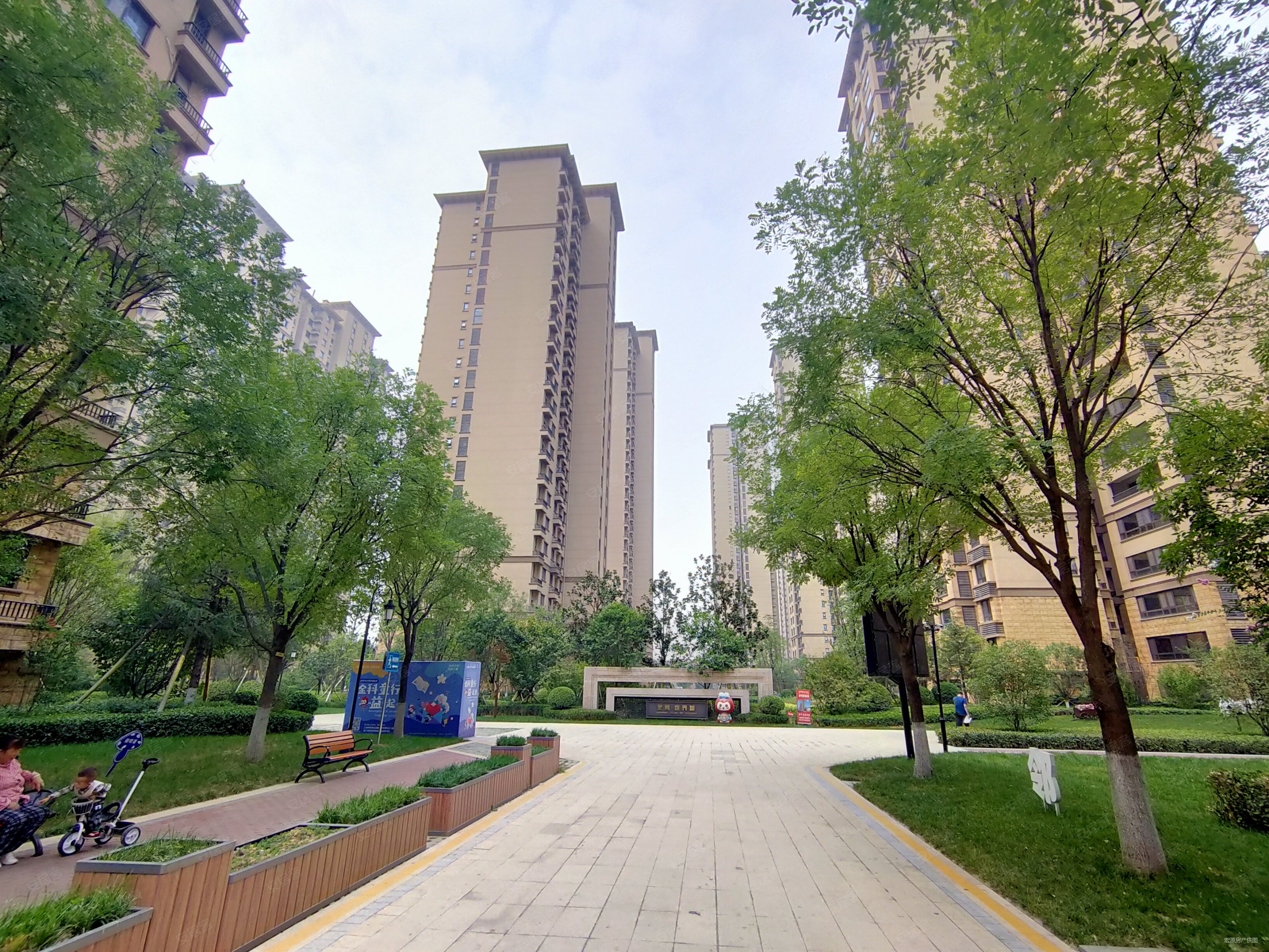 西咸新区 沣西新城 地铁一号线 吾悦广场 纯南三室 带车位,金科世界城