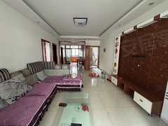 建湖建湖开发区万彩国际购物中心东方康城 2室2厅1卫 精装修 配套齐全 南北通透出租房源真实图片