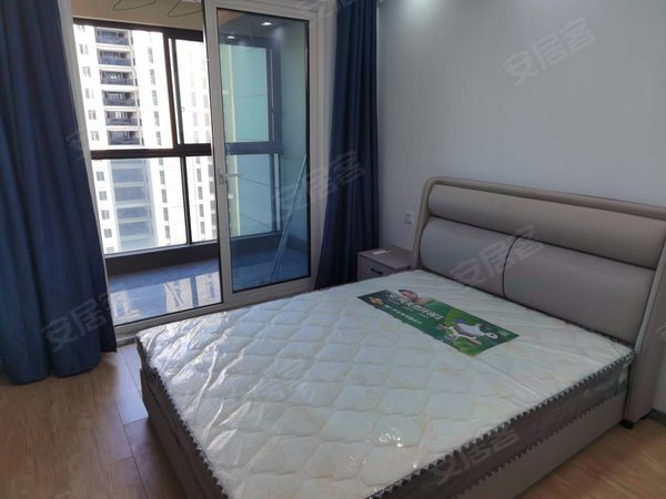 嘉兴平湖平湖市区滨江万家花城兴和苑出租滨江兴和苑100平边套  豪华