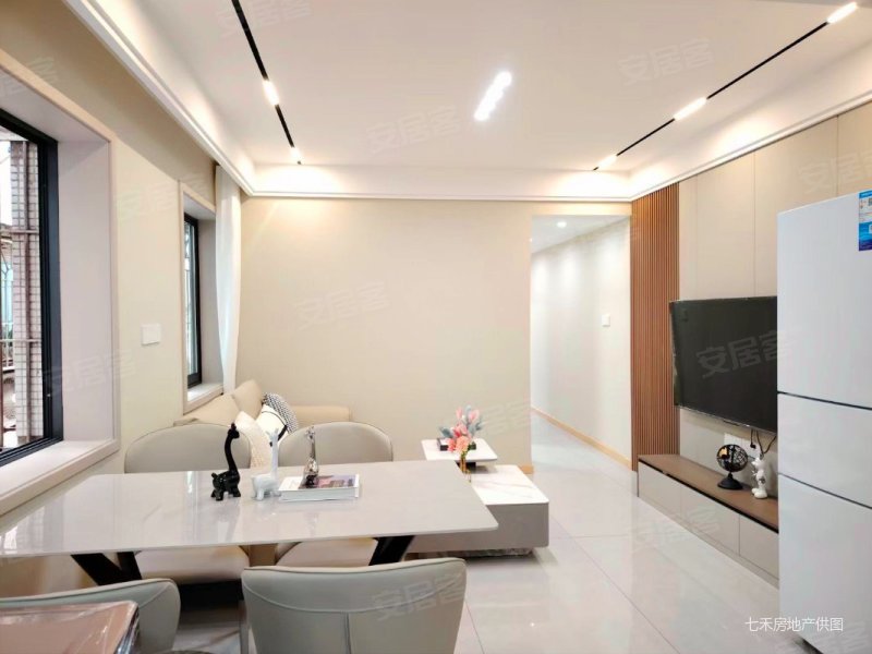 解放碑七星岗巴将军公园旁丨精装电梯三房丨刚需  丨随时看房