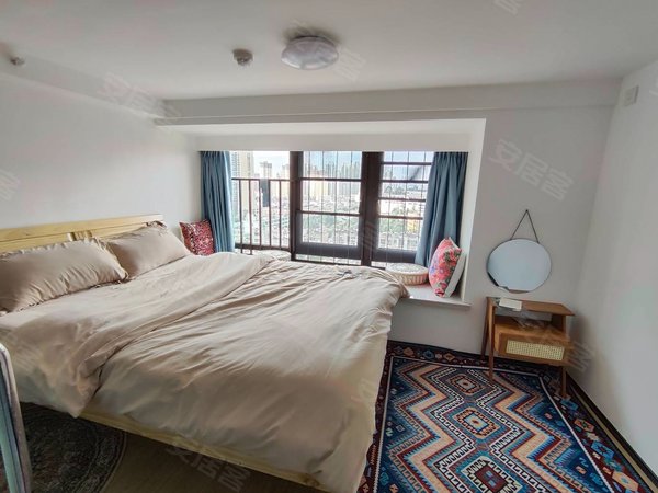 昆明五华北市区中海云著复式公寓  带全套家具家电  领包入住出租房源