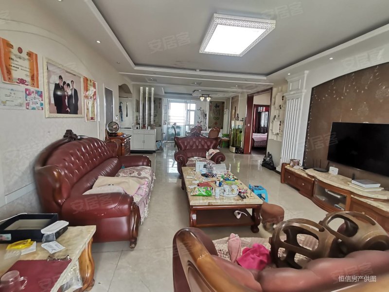 水岸嘉园四室带50车库储藏室满二