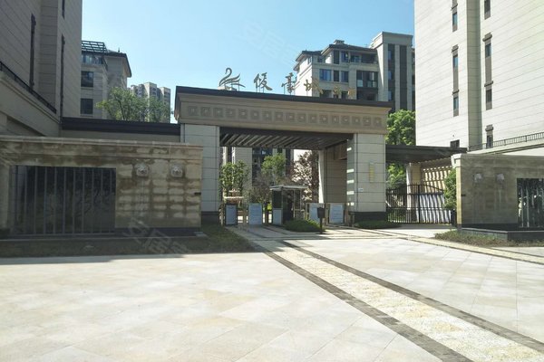 不足,俊豪城(东区)怎么样,俊豪城(东区)周边房产中介经纪人评价-重庆