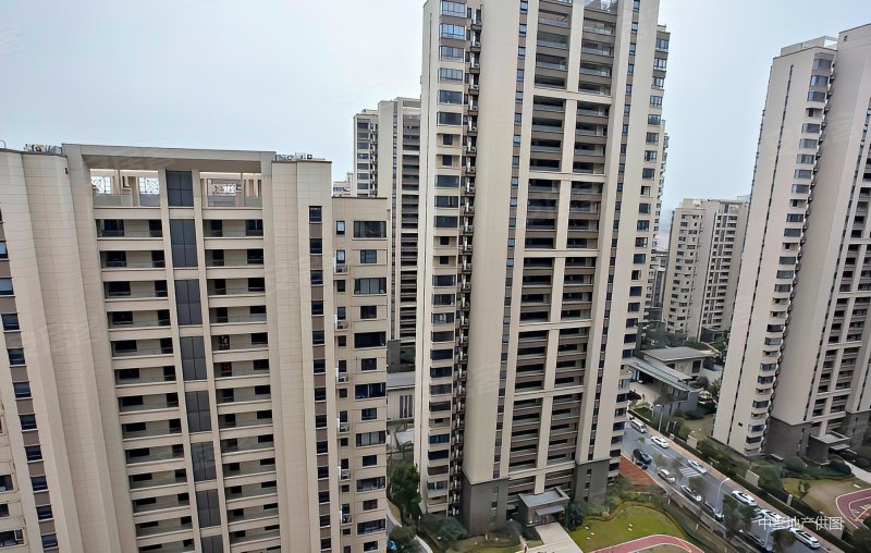 次新小区地铁口天街旁边户二卫光照充足琥珀东华府