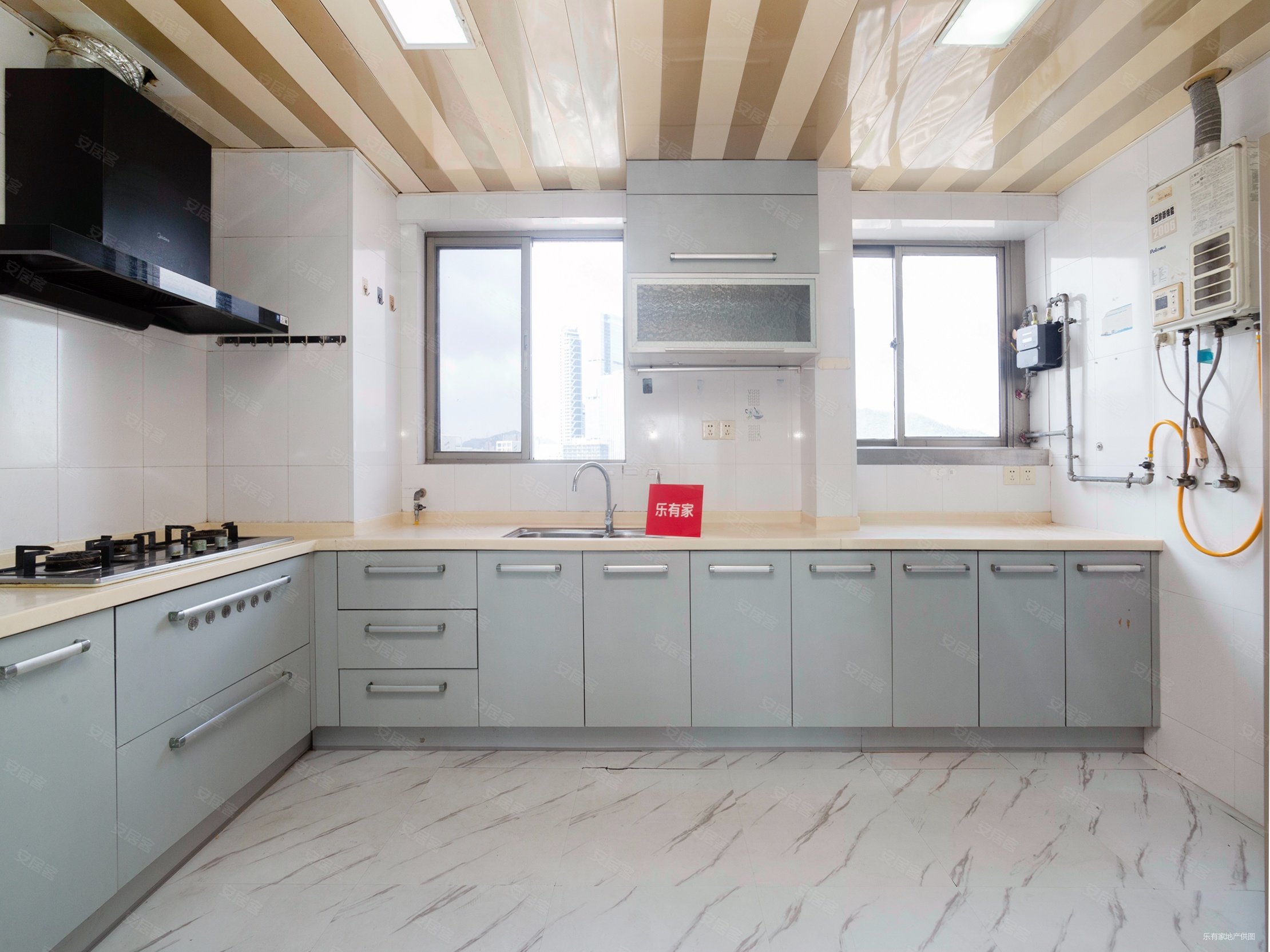 盛世鹏程花园4室2厅0卫147.93㎡南北1040万