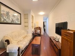 上海虹口凉城实拍好房！1号线协信星光广场南北两房一厅，带天井，随时看出租房源真实图片