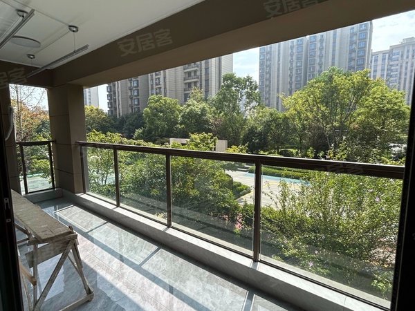 无锡宜兴新庄湖悦天境湖悦天境一期2楼145平精装首租4房2厅2卫3000月