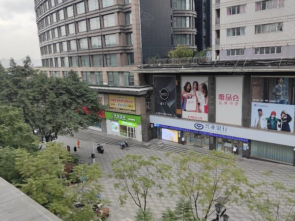 重庆渝北两路金港国际(二期)江北机场地铁站7号出口金港国际出租房源