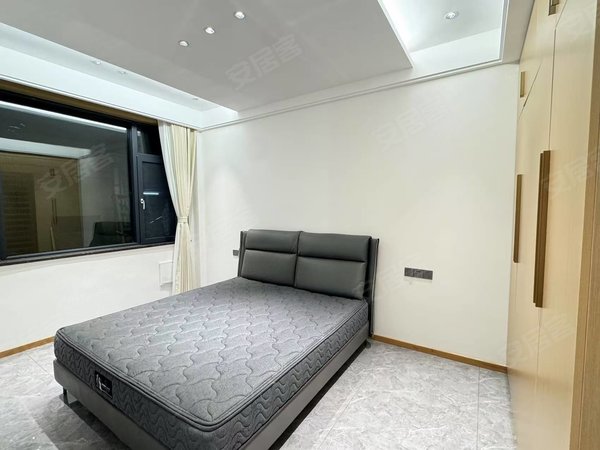 金华东阳东阳市中心海德公园(别墅)拍摄 直播 工作生活两不误 生活设备一应俱全 带院子 现代风出租房源真实图片