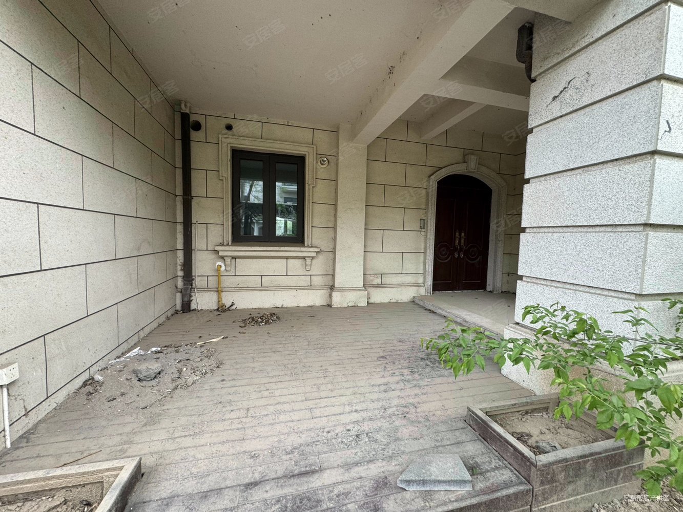 大运河孔雀城轩园七期(别墅)4室2厅4卫223㎡南北180万