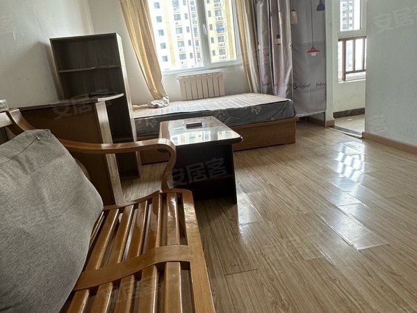 北京石景山五里坨京西景园京西景园大一居,干净,整洁,南向采光好,家具