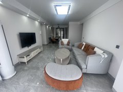 桂林七星山水大酒店漓江壹号高楼层四房精装修带车位拎包入住出租房源真实图片