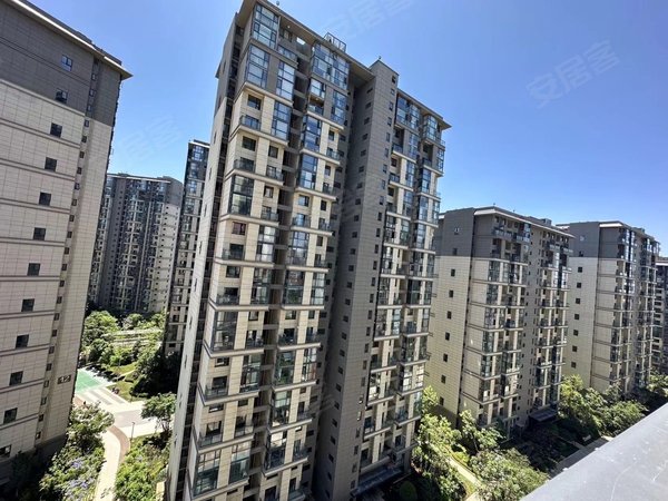 昆明呈贡建工新城俊发蓝湖俊园奥斯迪旁 蓝湖俊园精装修loft2室 带