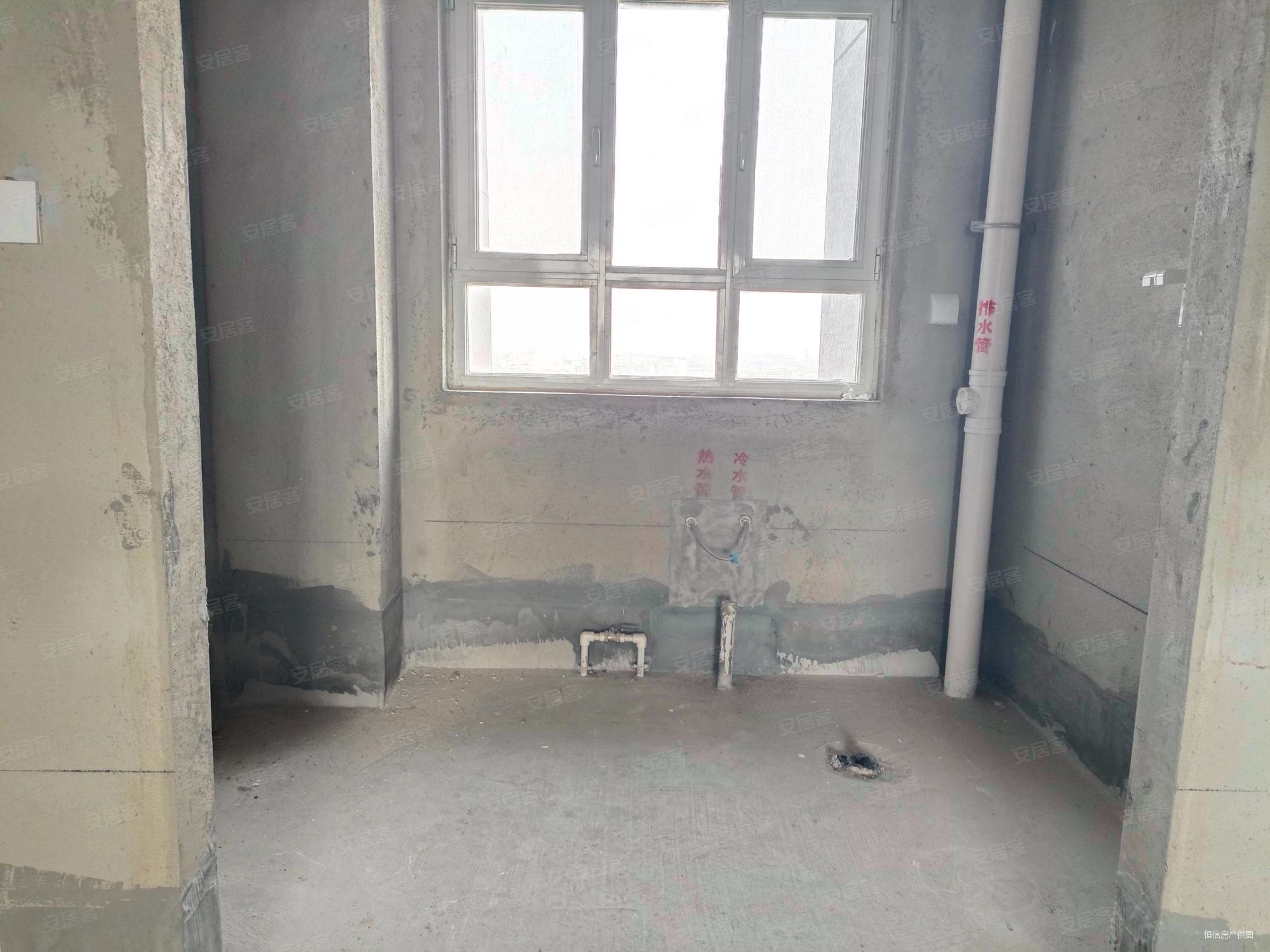 天兴一品3室2厅2卫129㎡南39.9万