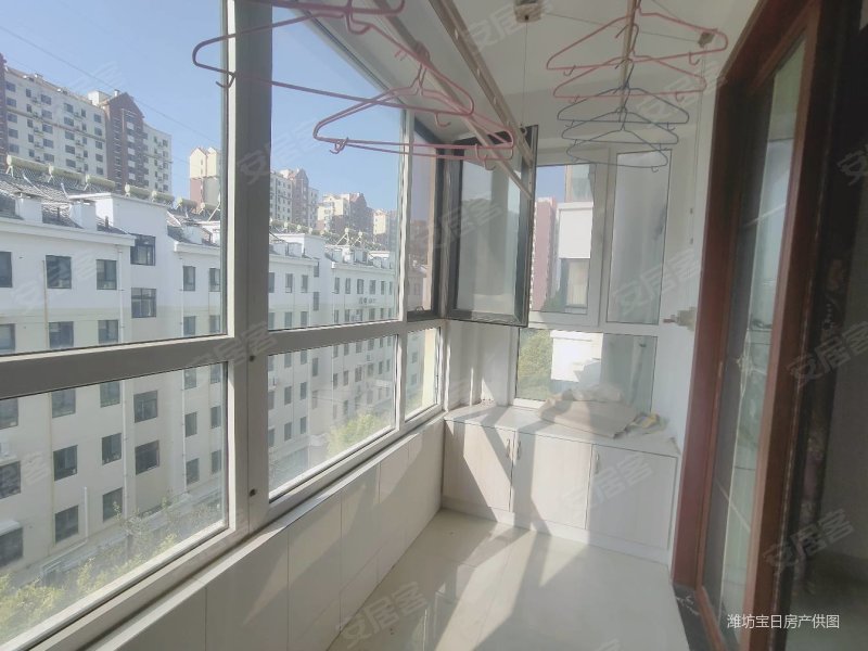 好房急售!水岸嘉园,精装顶楼带阁楼,内置楼梯,带南向车库.