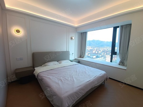 金华东阳横店横店南江府南江府高楼层边套3室，奶油风装修，包物业宽带费，看房有密码出租房源真实图片