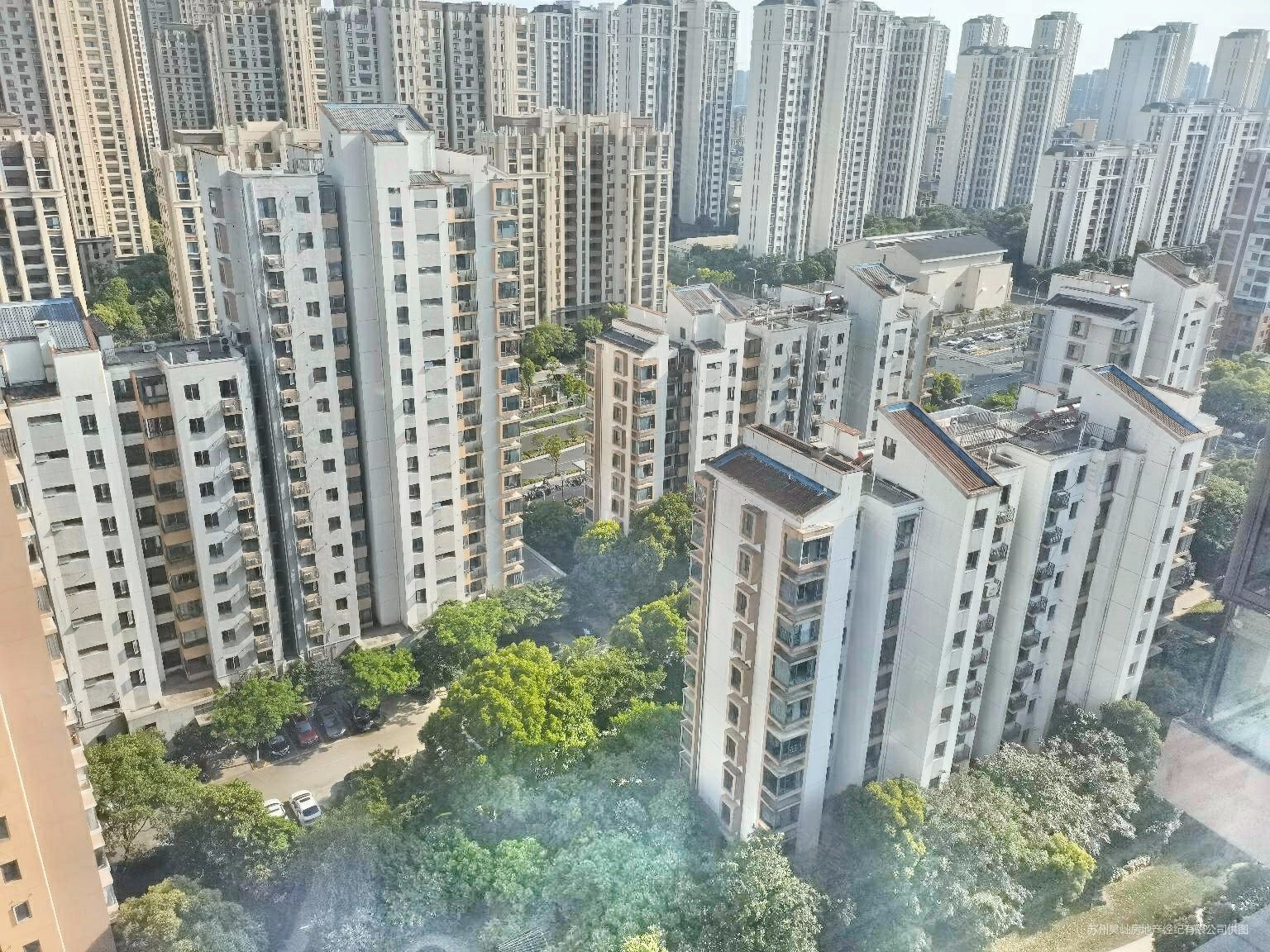 东沙湖景观房l型大阳台三房南北通透小区中间位置