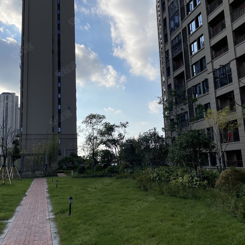 绿地城协子河畔