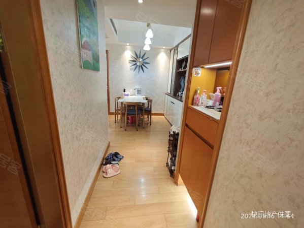 上海长滩冠东苑2室2厅1卫99.49㎡南565万