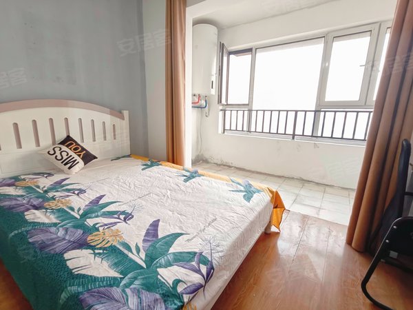 【多图】中垠御苑,国际会展中心租房,高新万达附近,四户合租有厨房