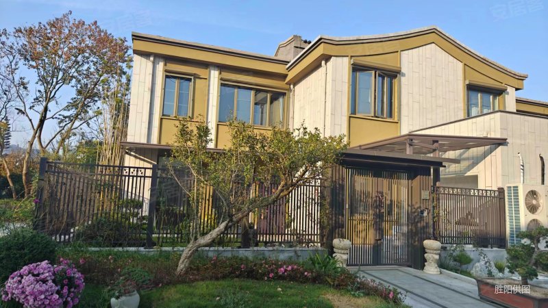 山湖城花园湖畔小院